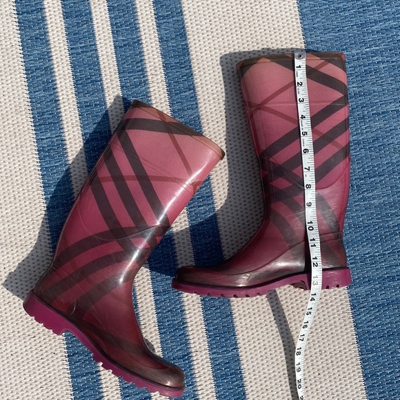 Burberry BERRY NOVA Check Boots! So Beautiful! Size 7 1/2! (37, EU) RARE! 💓 - Picture 8 of 14